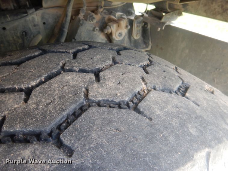 image for item DJ1324 1999 Sterling LT9511  ready mix truck