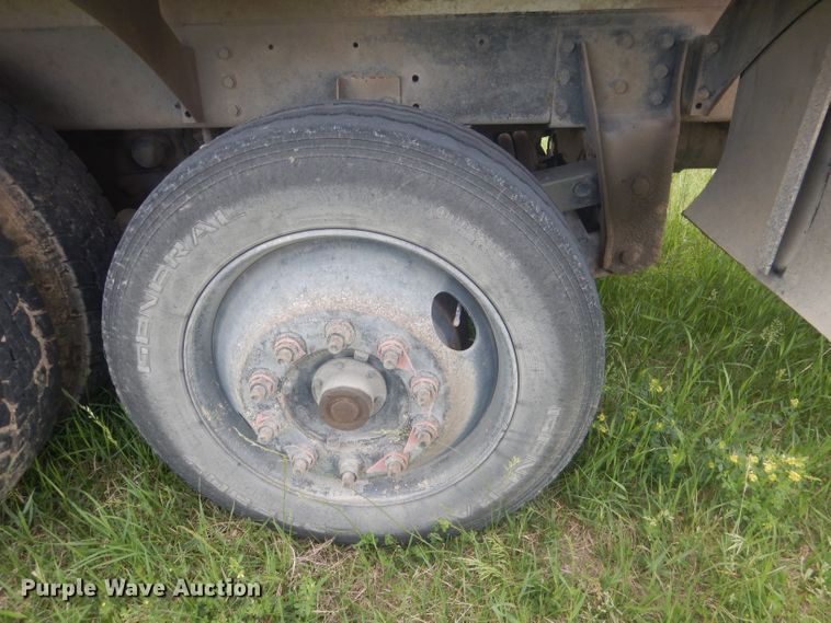 image for item DJ1324 1999 Sterling LT9511  ready mix truck