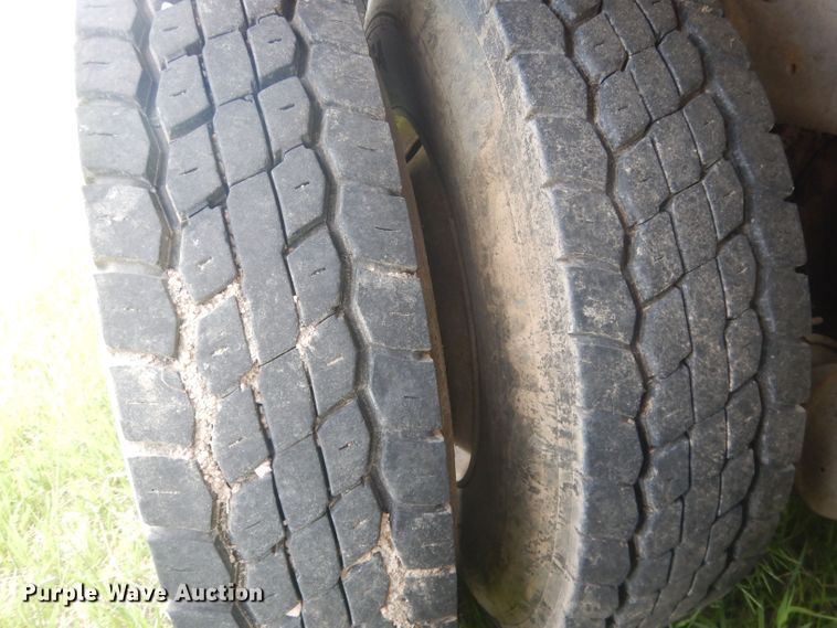 image for item DJ1324 1999 Sterling LT9511  ready mix truck