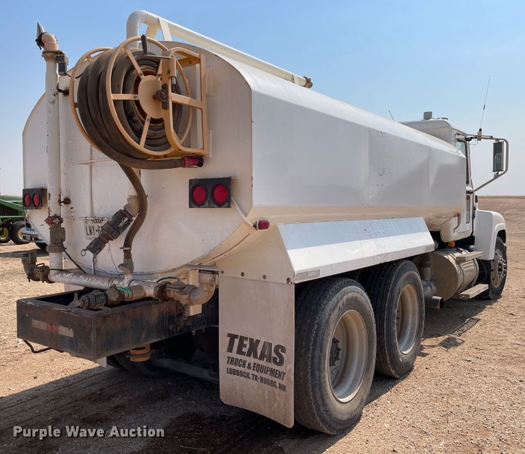 image for item DJ5160 2006 Mack CHN613  water truck