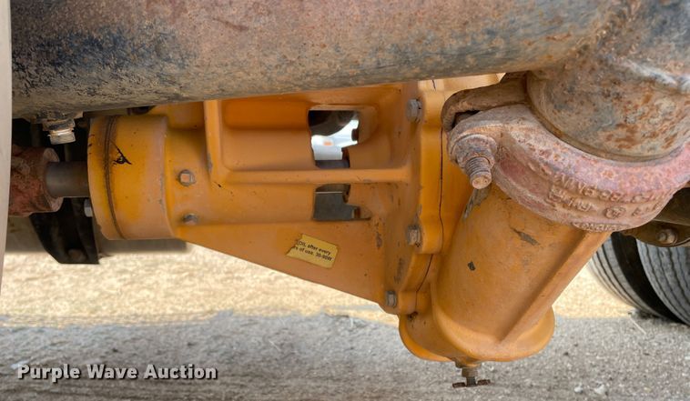 image for item DJ5160 2006 Mack CHN613  water truck