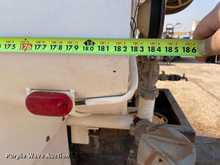 image for item DJ5160 2006 Mack CHN613  water truck