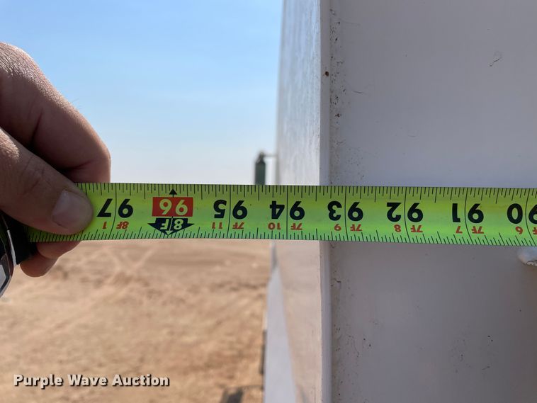 image for item DJ5160 2006 Mack CHN613  water truck