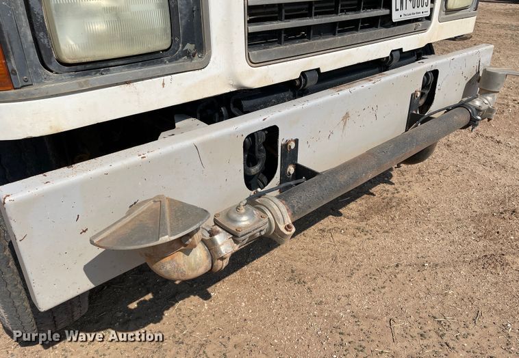 image for item DJ5160 2006 Mack CHN613  water truck