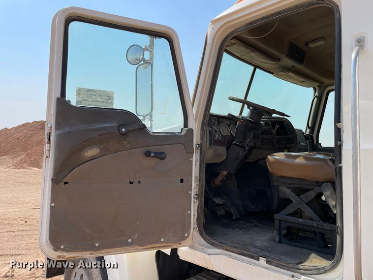 image for item DJ5160 2006 Mack CHN613  water truck