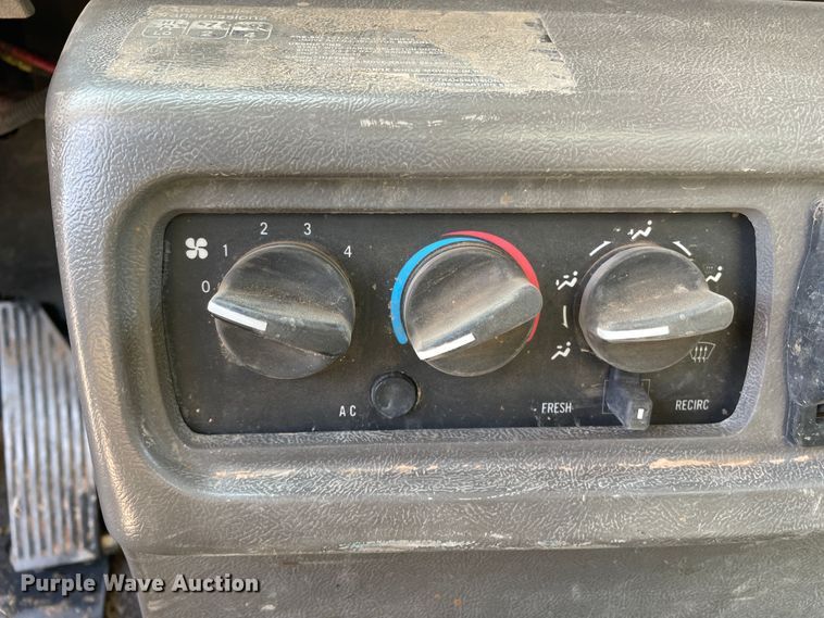 image for item DJ5160 2006 Mack CHN613  water truck