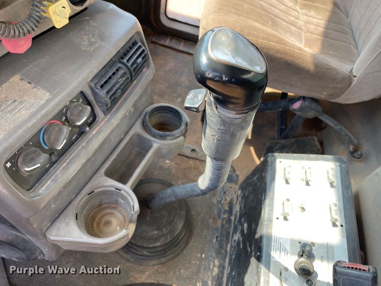 image for item DJ5160 2006 Mack CHN613  water truck