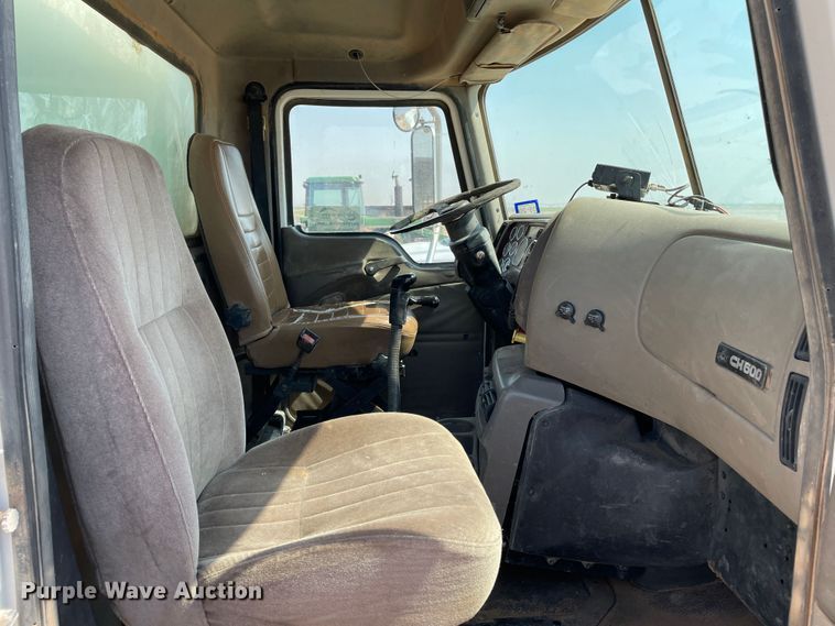 image for item DJ5160 2006 Mack CHN613  water truck