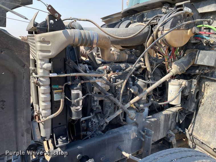 image for item DJ5160 2006 Mack CHN613  water truck