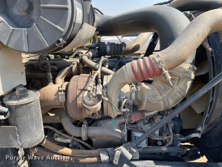 image for item DJ5160 2006 Mack CHN613  water truck