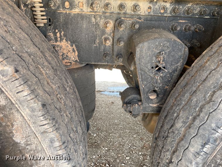 image for item DJ5160 2006 Mack CHN613  water truck