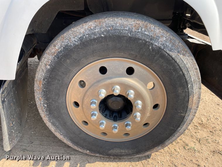 image for item DJ5160 2006 Mack CHN613  water truck