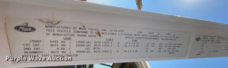 image for item DJ5160 2006 Mack CHN613  water truck