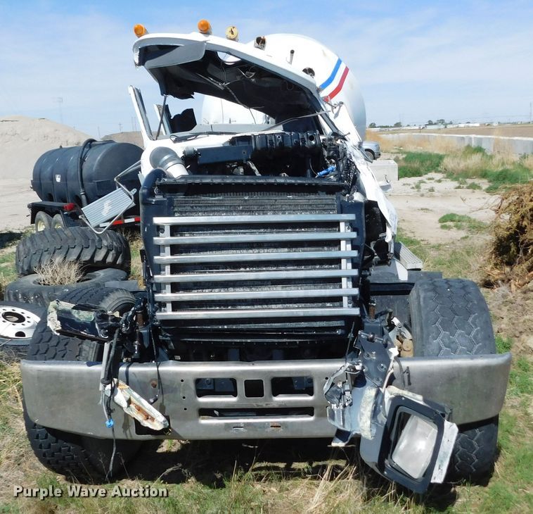 image for item DJ7647 1996 Mack RD690S  ready mix truck