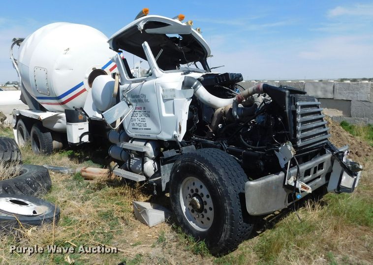 image for item DJ7647 1996 Mack RD690S  ready mix truck