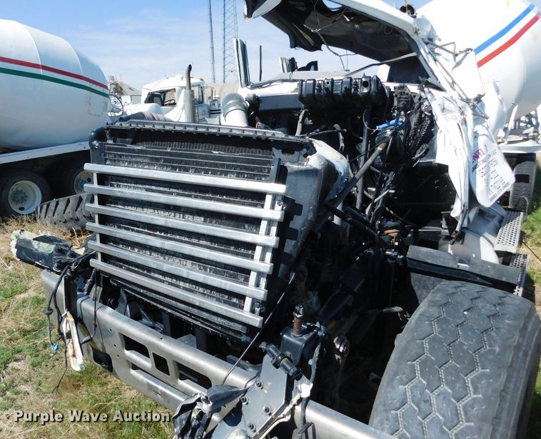 image for item DJ7647 1996 Mack RD690S  ready mix truck