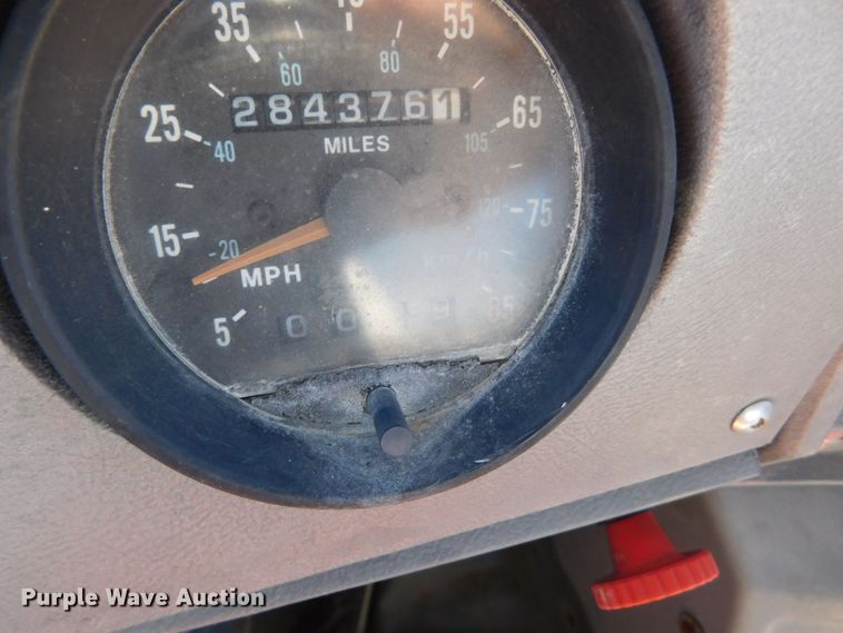 image for item DJ7647 1996 Mack RD690S  ready mix truck