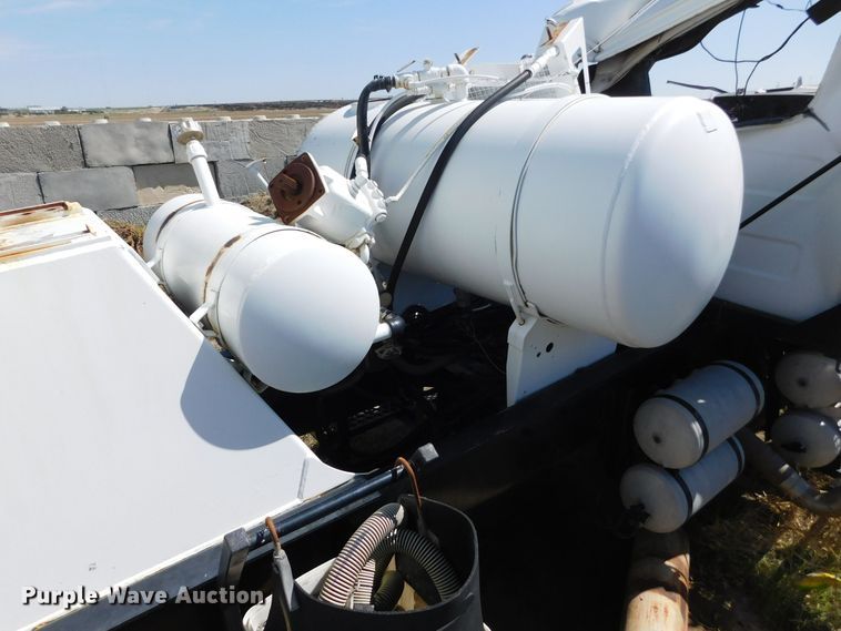 image for item DJ7647 1996 Mack RD690S  ready mix truck