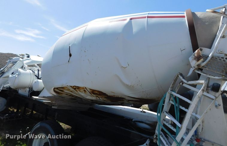 image for item DJ7647 1996 Mack RD690S  ready mix truck