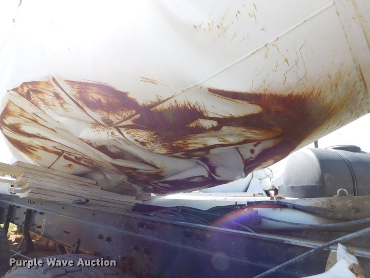 image for item DJ7647 1996 Mack RD690S  ready mix truck