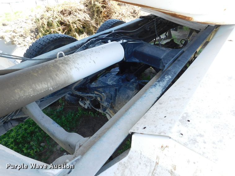 image for item DJ7647 1996 Mack RD690S  ready mix truck