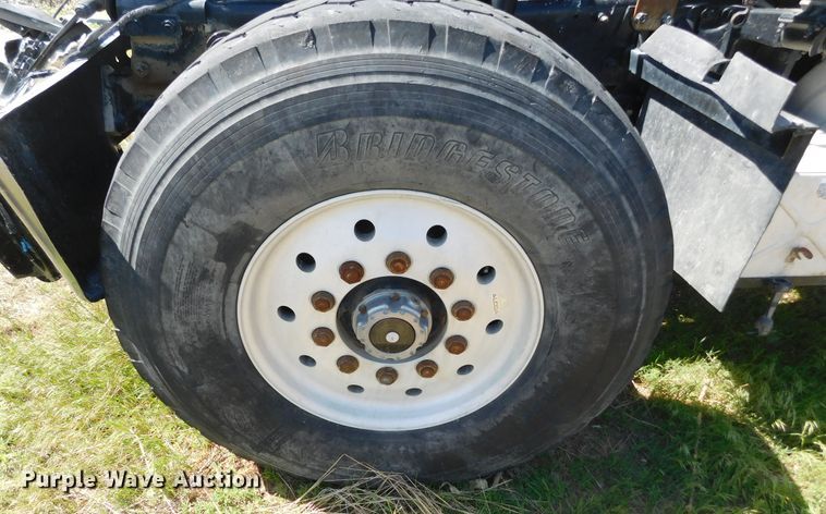 image for item DJ7647 1996 Mack RD690S  ready mix truck