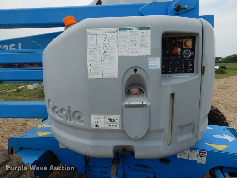 image for item DK0952 1999 Genie Z-45/25J  boom lift