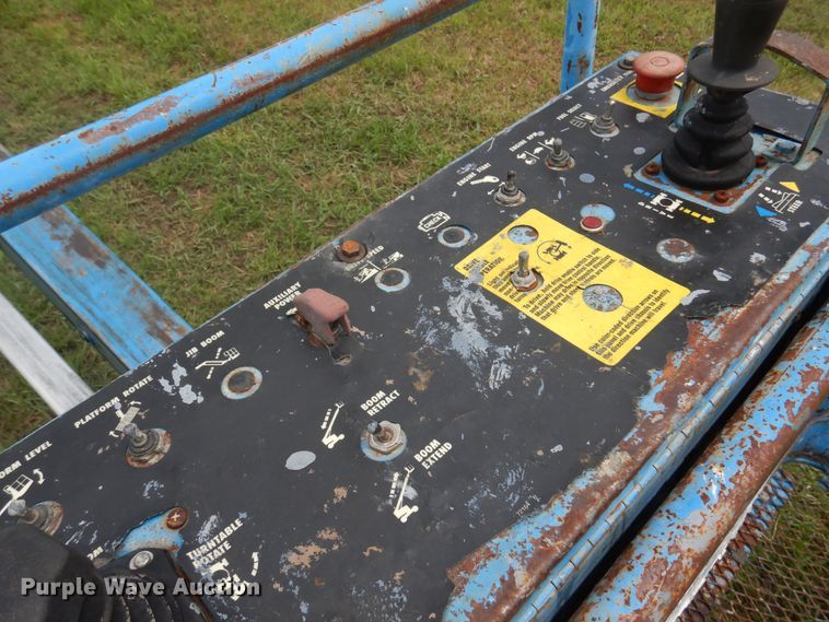 image for item DK0953 1997 Genie S-40  boom lift