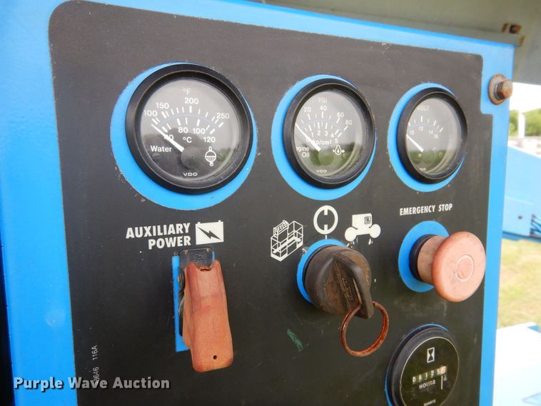 image for item DK0953 1997 Genie S-40  boom lift