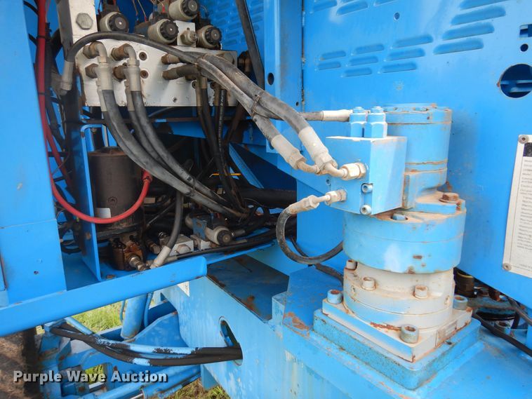 image for item DK0953 1997 Genie S-40  boom lift