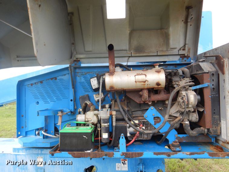 image for item DK0953 1997 Genie S-40  boom lift