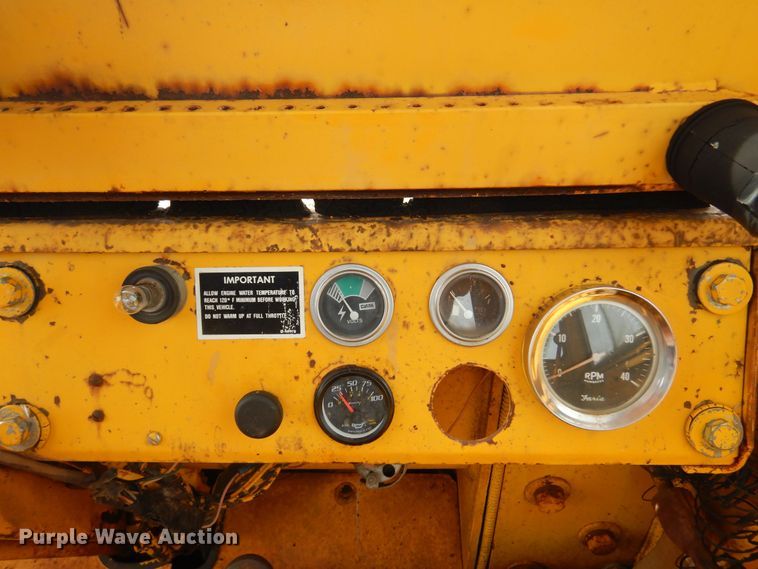 image for item DK0967 1976 Massey Ferguson MF66  wheel loader