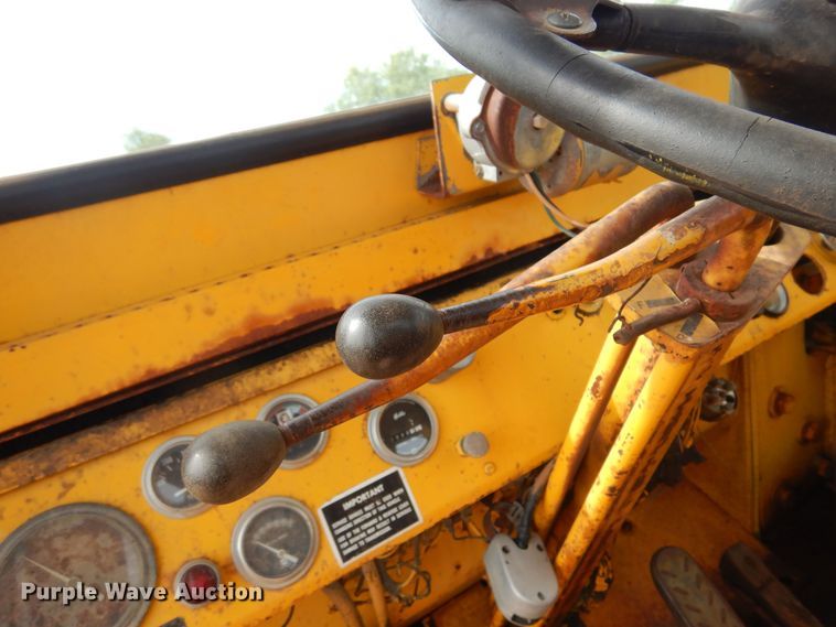 image for item DK0967 1976 Massey Ferguson MF66  wheel loader