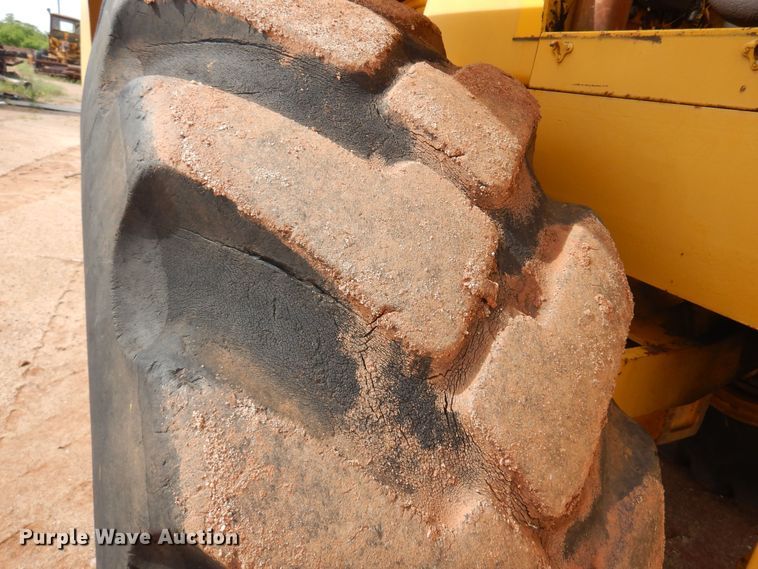 image for item DK0967 1976 Massey Ferguson MF66  wheel loader