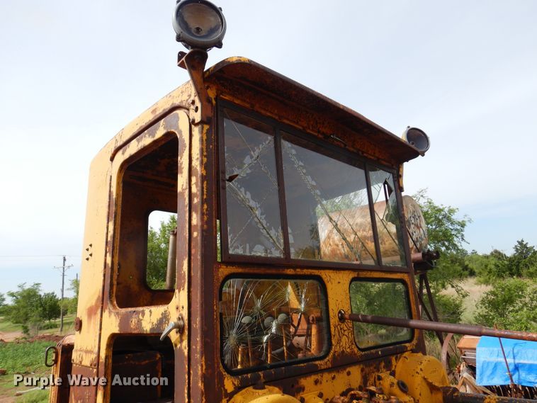 image for item DK0968 1938 Caterpillar  rigid frame motor grader