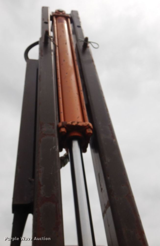 image for item DK0975 Skid steer T-post driver