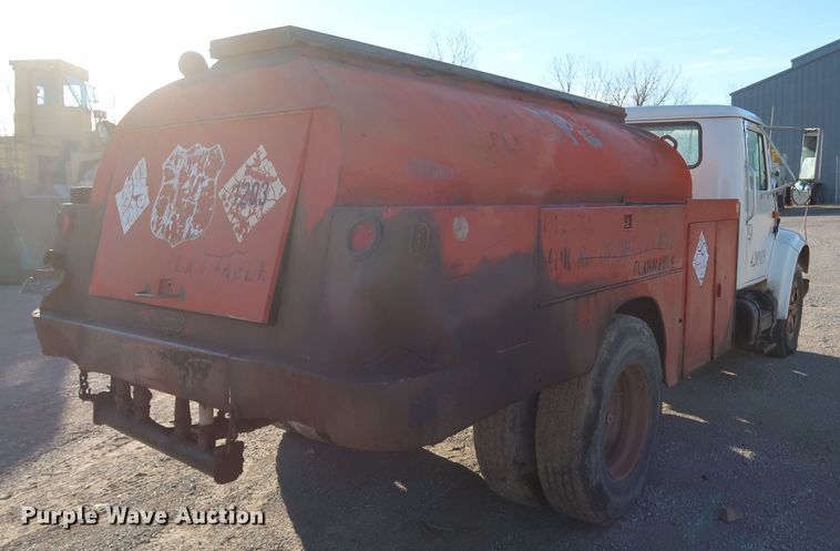 image for item DK3639 1994 International 4700  fuel truck