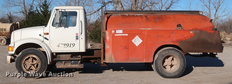 image for item DK3639 1994 International 4700  fuel truck