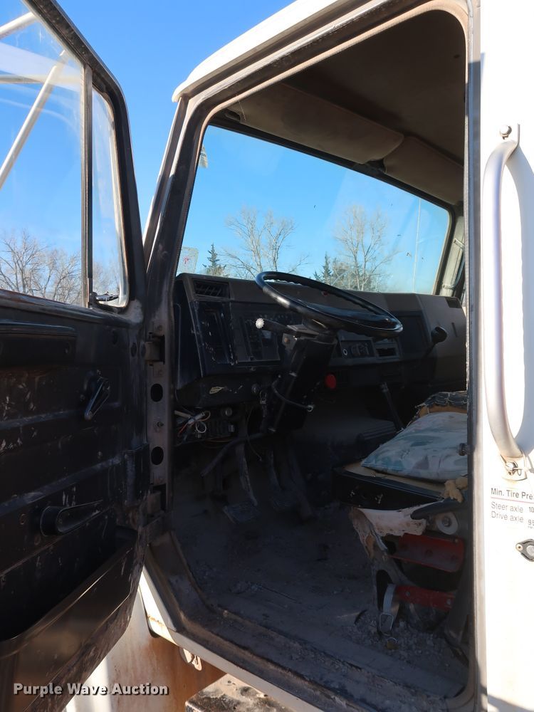 image for item DK3639 1994 International 4700  fuel truck