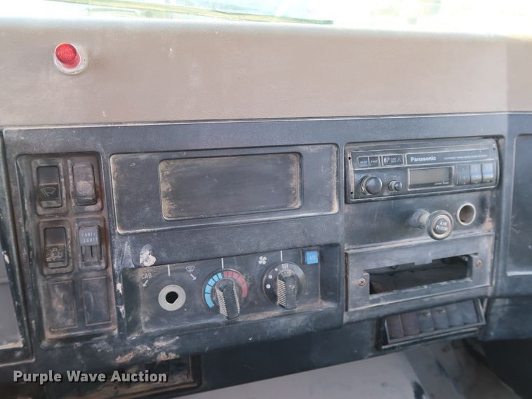 image for item DK3639 1994 International 4700  fuel truck