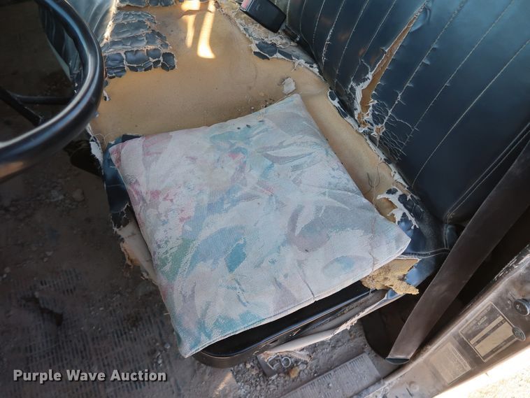 image for item DK3639 1994 International 4700  fuel truck