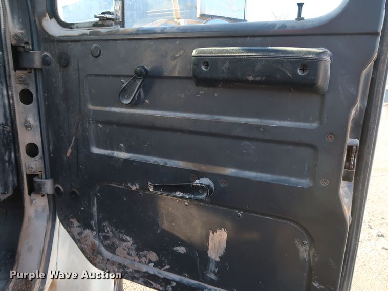 image for item DK3639 1994 International 4700  fuel truck