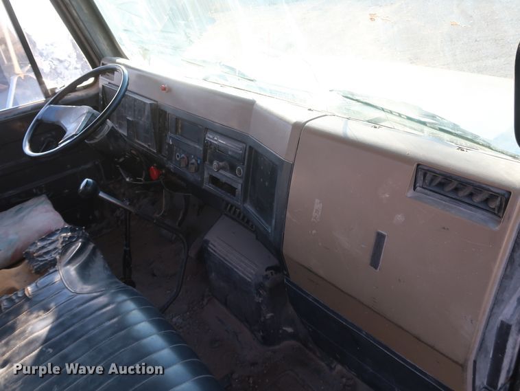 image for item DK3639 1994 International 4700  fuel truck