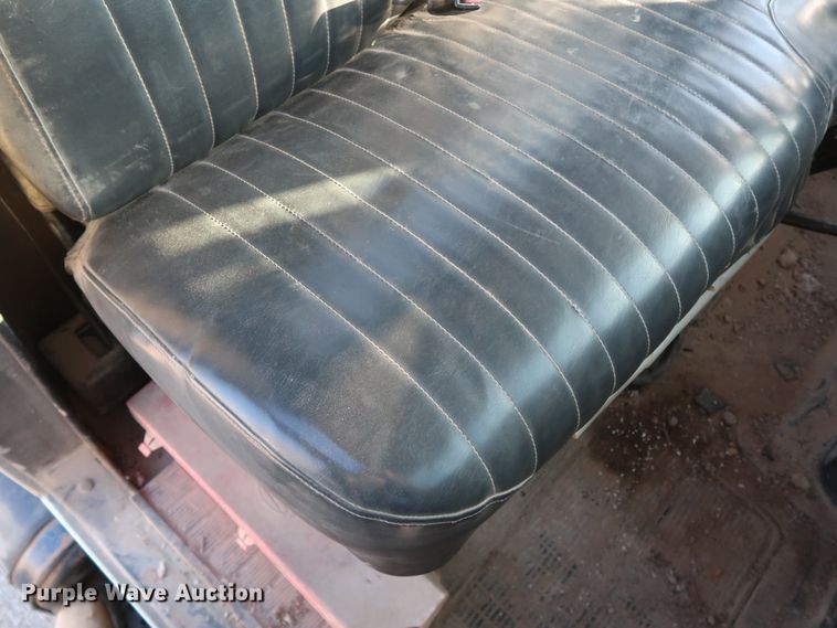 image for item DK3639 1994 International 4700  fuel truck