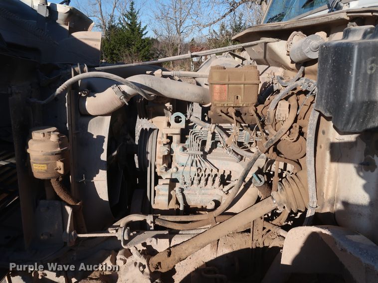 image for item DK3639 1994 International 4700  fuel truck