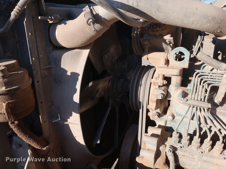 image for item DK3639 1994 International 4700  fuel truck