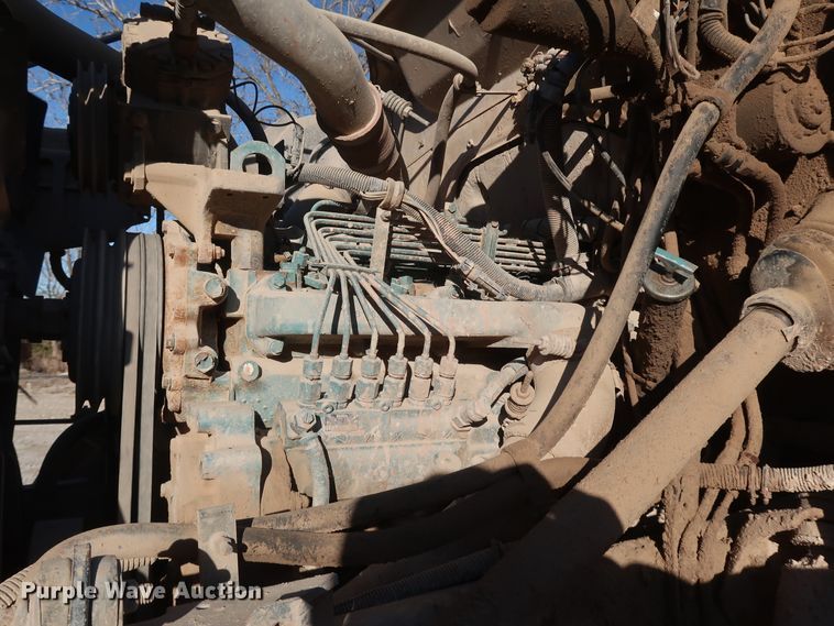 image for item DK3639 1994 International 4700  fuel truck