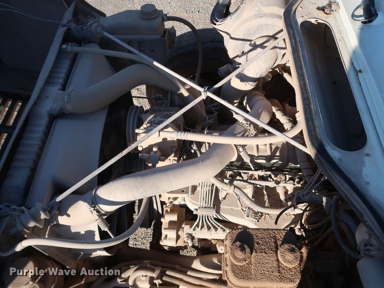 image for item DK3639 1994 International 4700  fuel truck