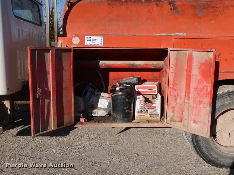 image for item DK3639 1994 International 4700  fuel truck