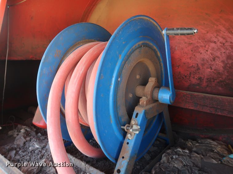 image for item DK3639 1994 International 4700  fuel truck